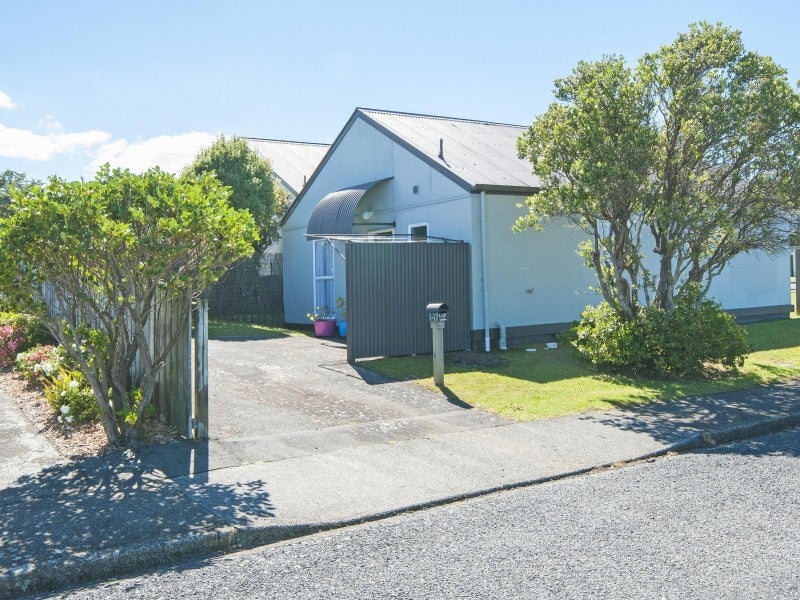 1/17 Cedar Street, Maungaraki, Lower Hutt - Carousel 1