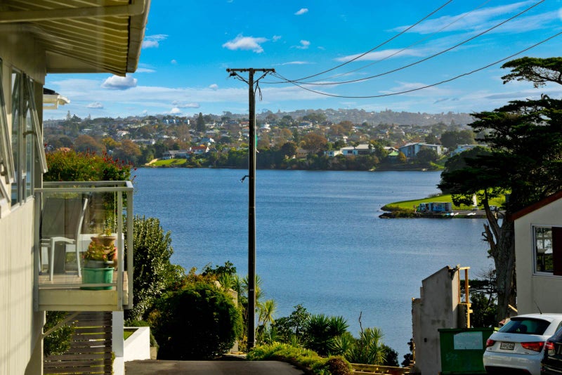 3/276 Hurstmere Road, Takapuna, Auckland - Carousel 2