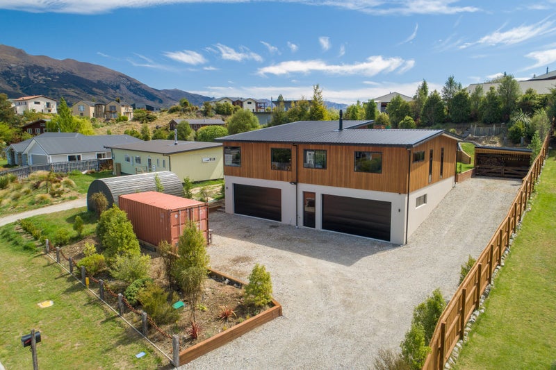 14 Charles Court, Wanaka - Carousel 1