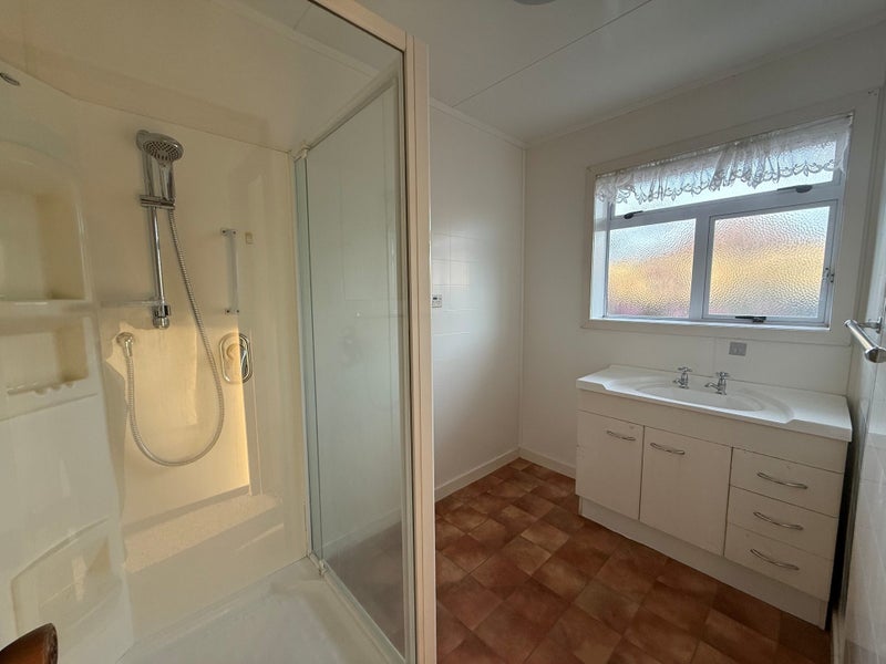 1/52B Chipping Lane, Redwood, Christchurch - Carousel 7