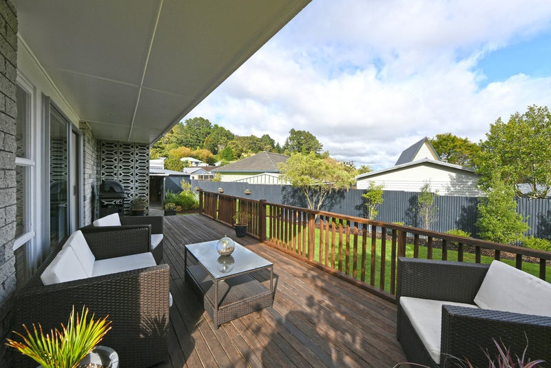 13 Hillside Drive, Maoribank, Upper Hutt - Carousel 2