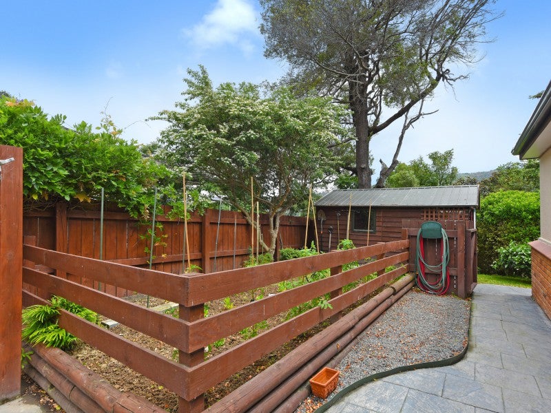 23 Mccarthy Grove, Clouston Park, Upper Hutt - Carousel 22