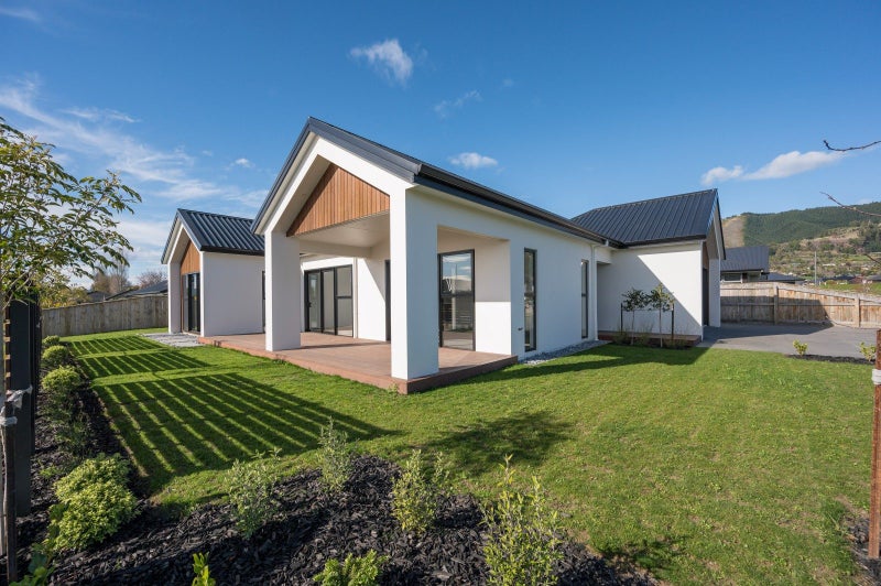 1 Greenway Crescent, Hope, Richmond - Carousel 1