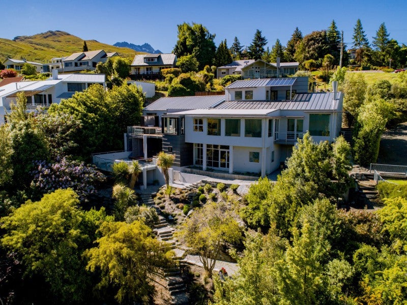 3 Lewis Road, Kelvin Heights, Queenstown - Carousel 1