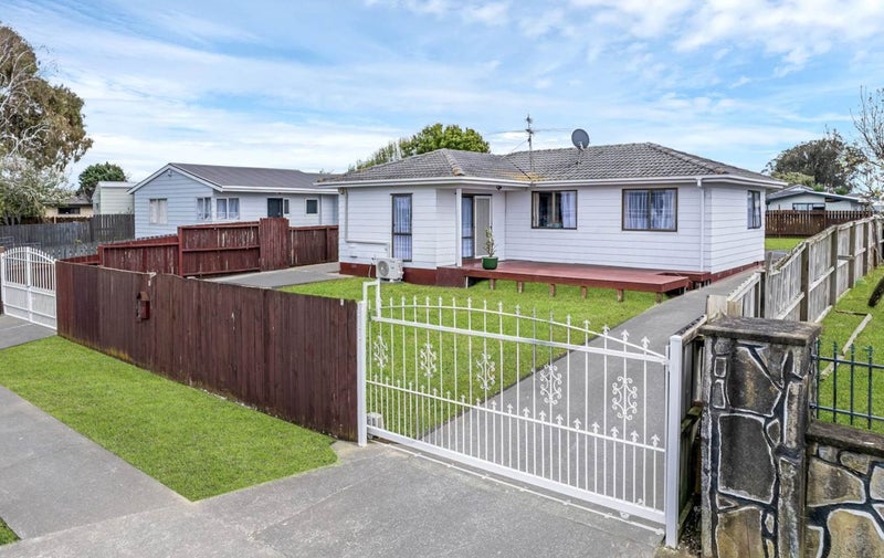 5 Burundi Avenue, Clendon Park, Auckland - Carousel 2