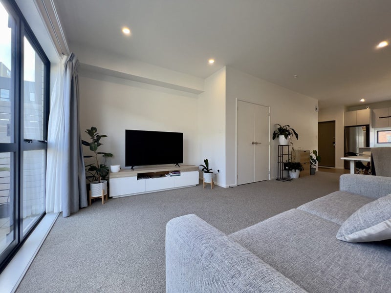 84 Mangahoe Road, Mount Wellington, Auckland - Carousel 2