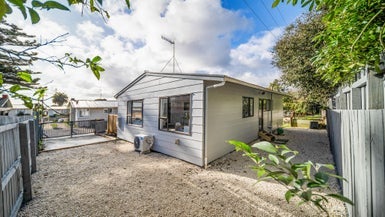 29A WHITLEY CRES, Otara, Auckland - Carousel 1
