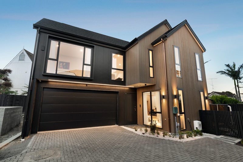 2 Knights Close, Rothesay Bay, Auckland - Carousel 1