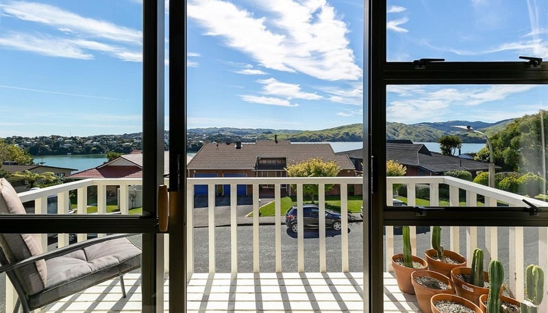 11 Leeward Drive, Whitby, Porirua - Carousel 1
