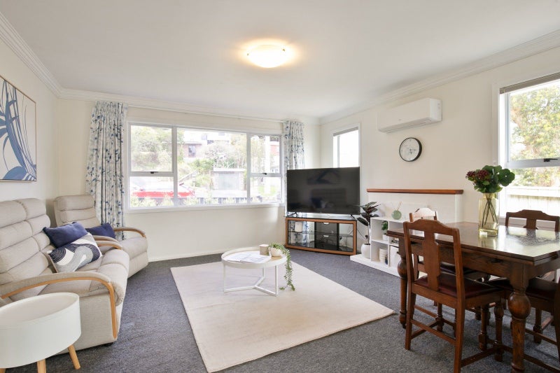 1/9 Kowhai Street, Tawa, Wellington - Carousel 2