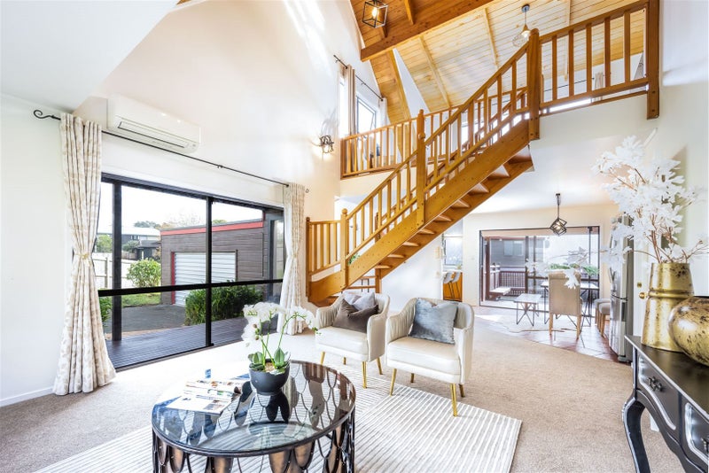 17 Unsworth Drive, Unsworth Heights, Auckland - Carousel 2