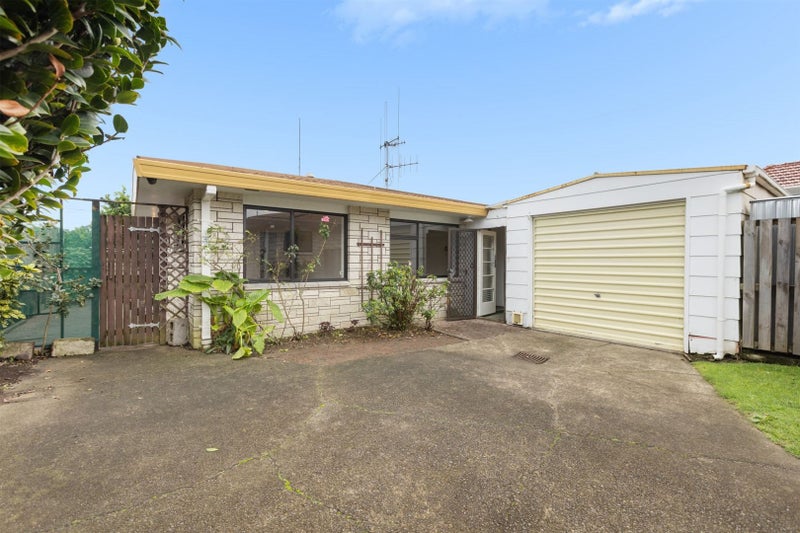 29C Hillstone Avenue, Gate Pa, Tauranga - Carousel 1