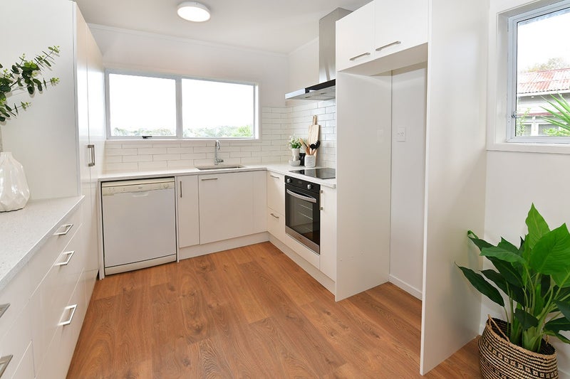 2/546 Beach Road, Rothesay Bay, Auckland - Carousel 2