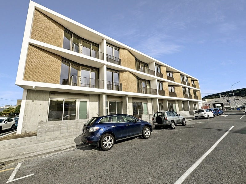207/2 Campbell Terrace, Petone, Lower Hutt - Carousel 1