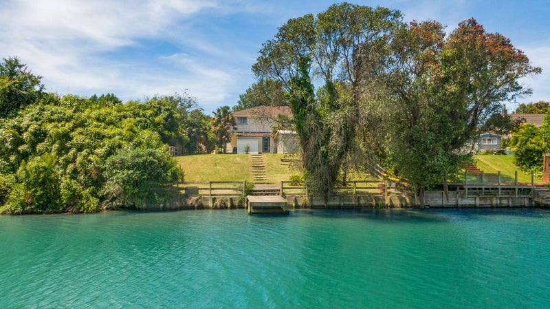 84 Stout Street, Whataupoko, Gisborne - Carousel 2