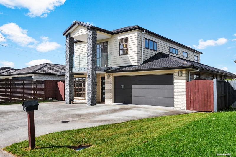11 Yatterina Avenue, Takanini, Auckland - Carousel 1