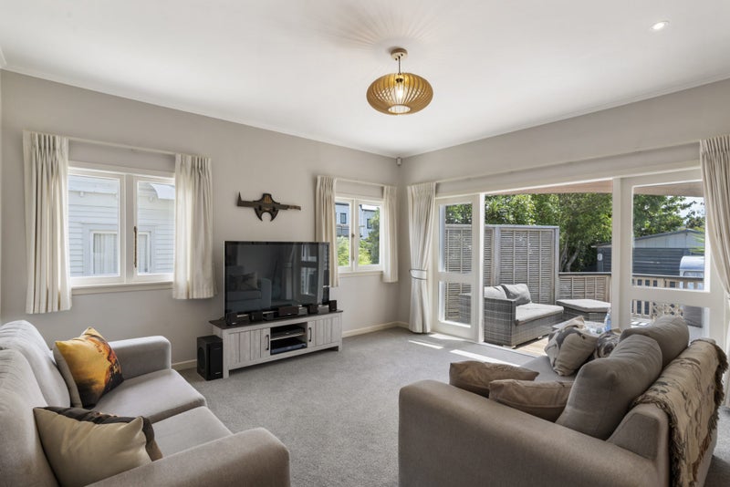 38 Ennismore Road, Mount Albert, Auckland - Carousel 2