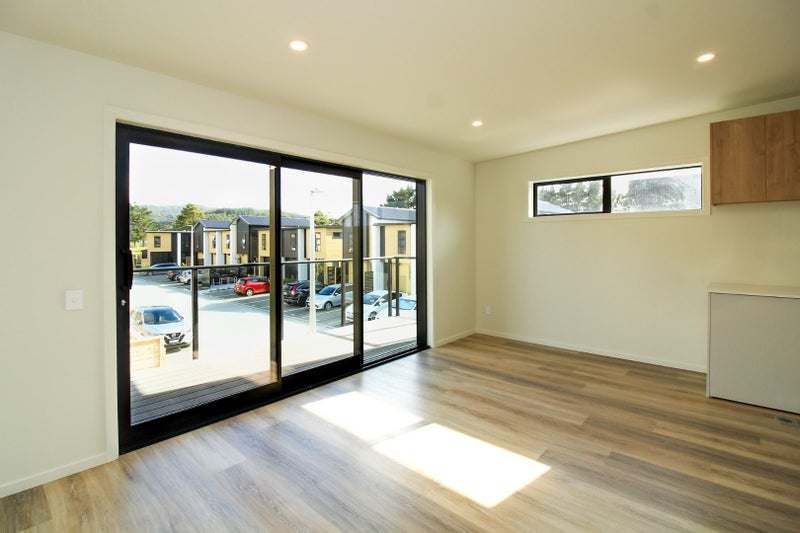 19 The Strand, Wainuiomata, Lower Hutt - Carousel 2