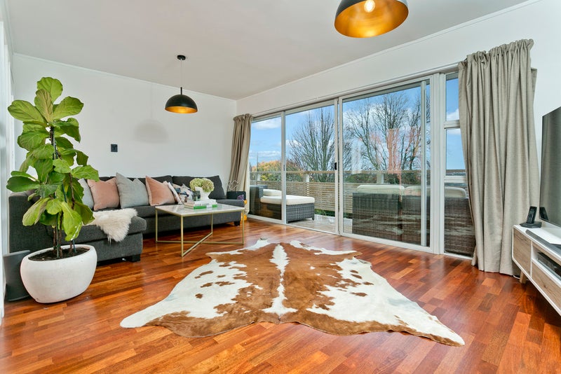 1/2 Hume Drive, Hillcrest, Auckland - Carousel 2