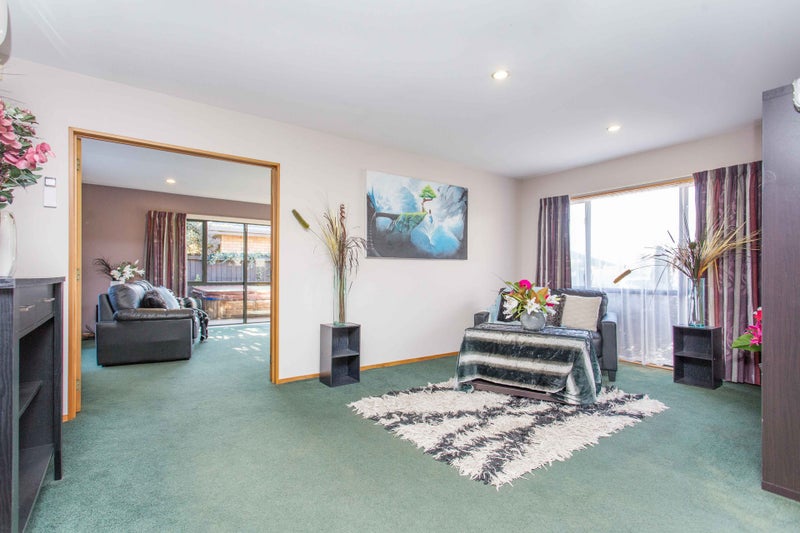 6 Munich Place, Bromley, Christchurch - Carousel 2