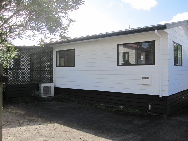 2/128 Paramount Parade, Tikipunga, Whangarei - Carousel 1