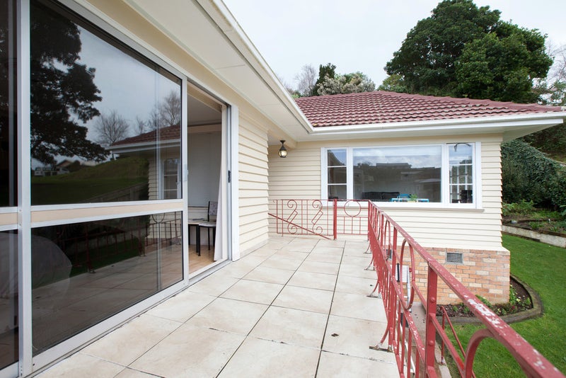 8 Lorna Street, Lynmouth, New Plymouth - Carousel 24