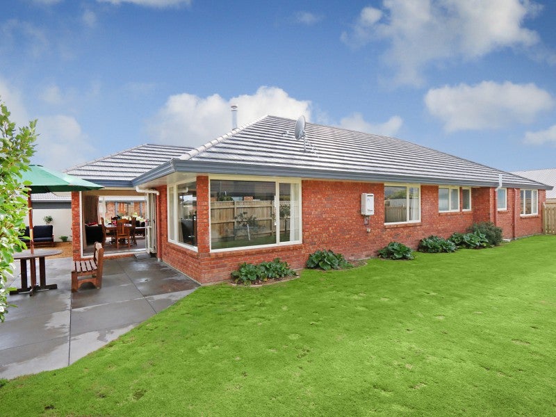 16 Johnstone Drive, Fitzherbert, Palmerston North - Carousel 2