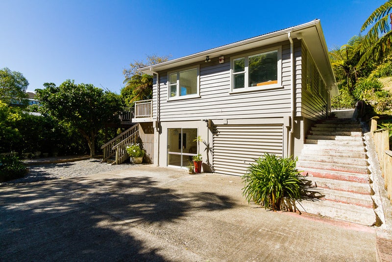 81 Dowse Drive, Maungaraki, Lower Hutt - Carousel 1