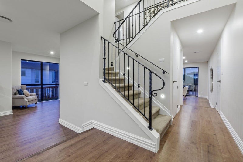 31 Lagonda Rise, Oteha, Auckland - Carousel 2