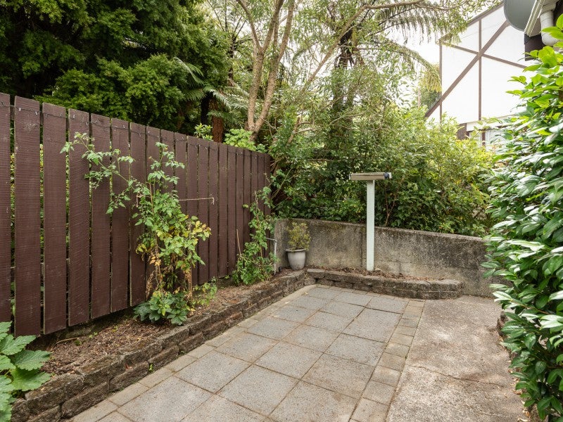 6/75 Delhi Crescent, Khandallah, Wellington - Carousel 2