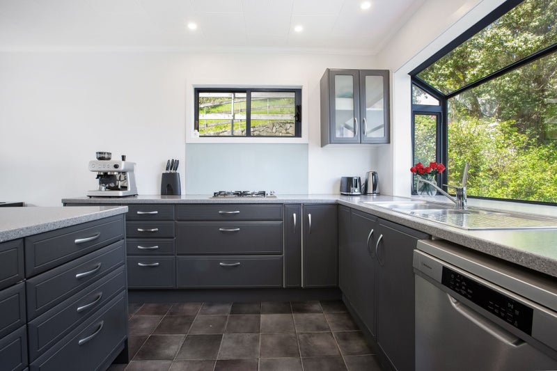 21 Inlet View, Titahi Bay, Porirua - Carousel 39