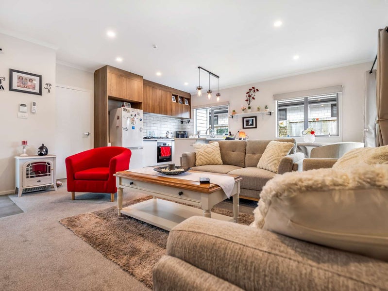 2/6 Tokerau Drive, Rototuna North, Hamilton - Carousel 1