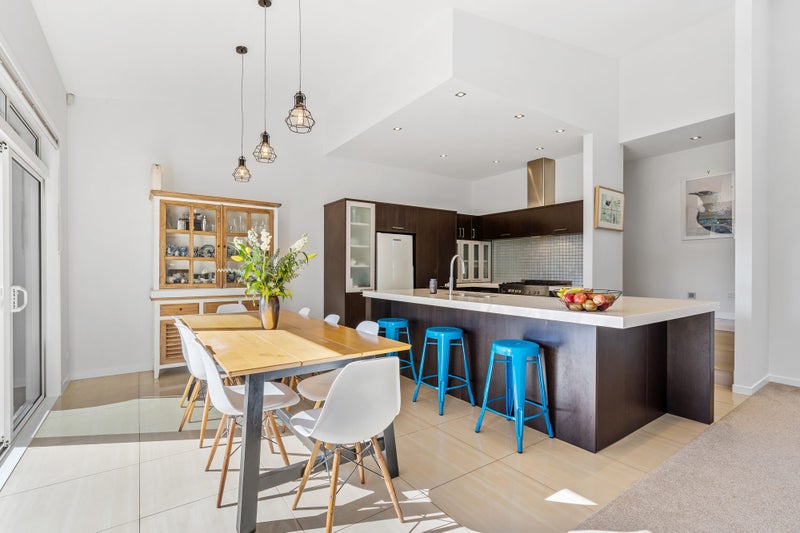 15 Hawaiian Parade, Arkles Bay, Whangaparaoa - Carousel 2