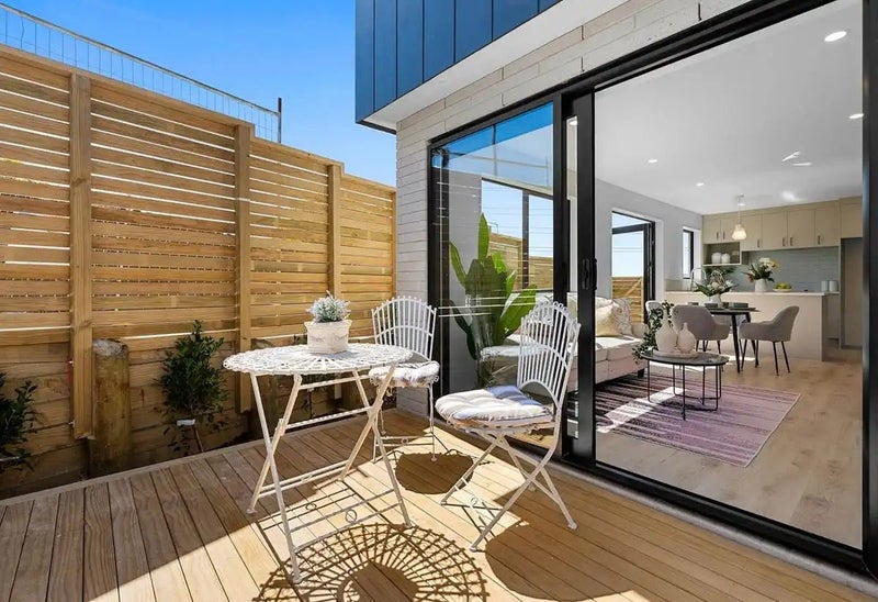 18 Mataura Place, Clover Park, Auckland - Carousel 2