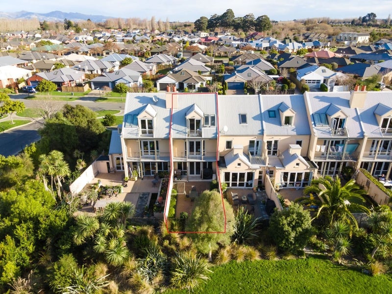 20 Beechwood Drive, Northwood, Christchurch - Carousel 1