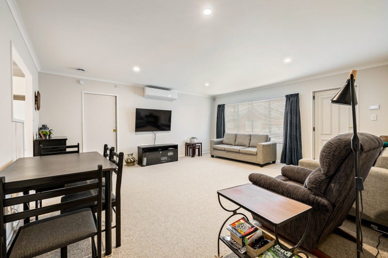 13 Kilmarnock Avenue, Ranui, Auckland - Carousel 2