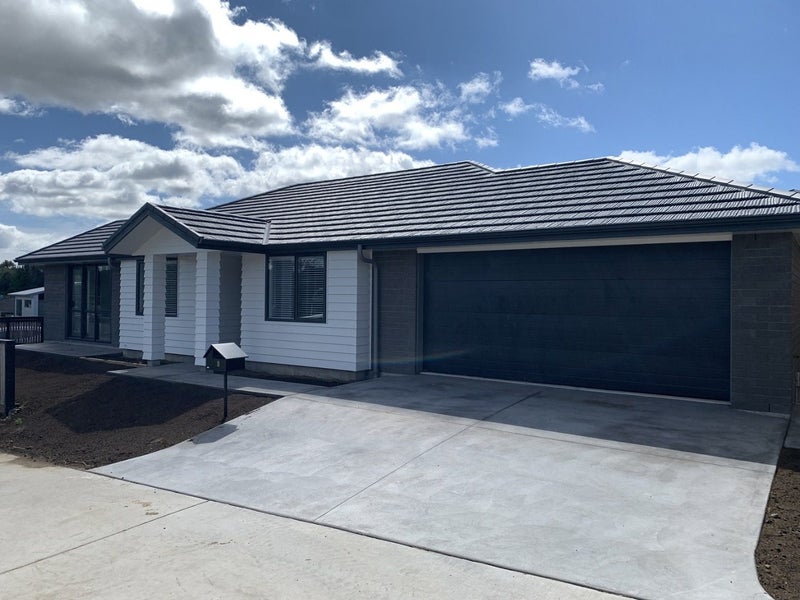 8 Melonette Way, Ohauiti, Tauranga - Carousel 1