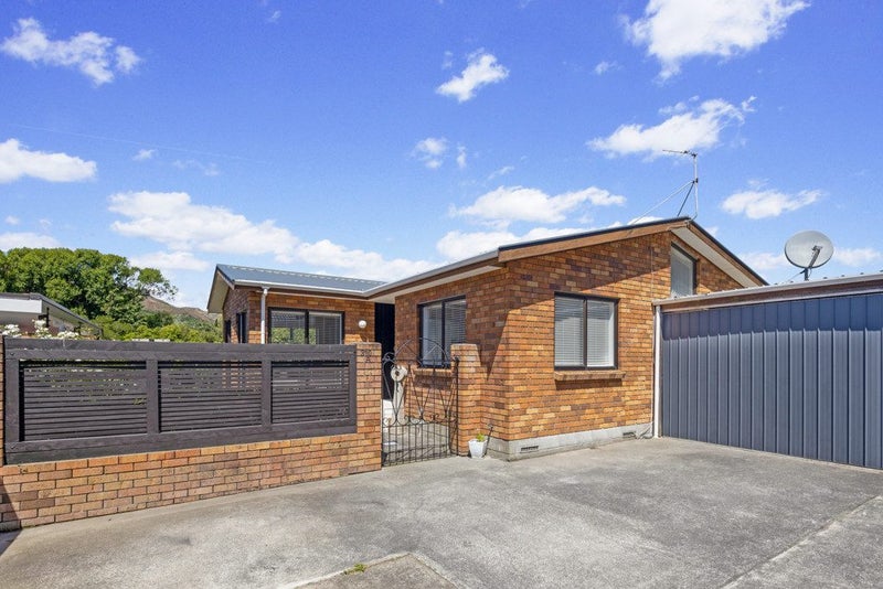310A Main Road, Tawa, Wellington - Carousel 1
