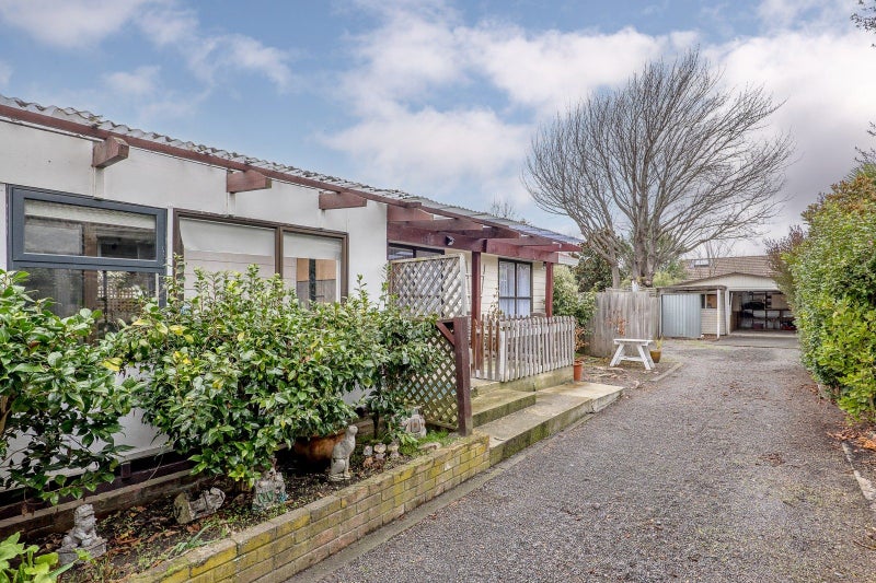 6 Malabar Crescent, Broomfield, Christchurch - Carousel 1