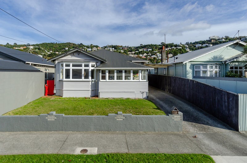 19 Palm Avenue, Lyall Bay, Wellington - Carousel 22