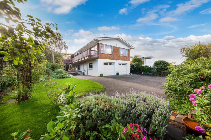 5 Suzetta Place, Sunnyhills, Auckland - Carousel 1