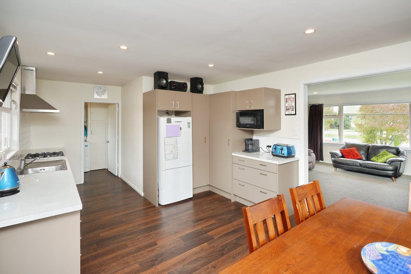 32 Digby Place, Bromley, Christchurch - Carousel 2