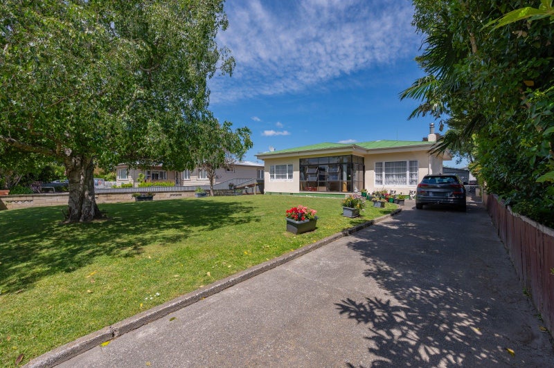 241 Mayfair Avenue, Mayfair, Hastings - Carousel 1