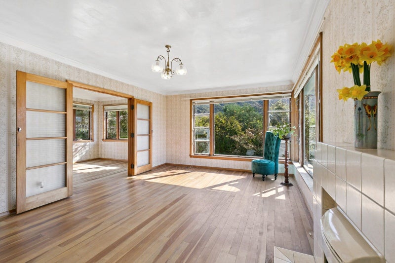 7 Lyndhurst Road, Tawa, Wellington - Carousel 2