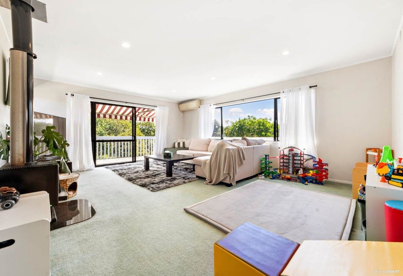 41 De Quincey Terrace, Highland Park, Auckland - Carousel 2