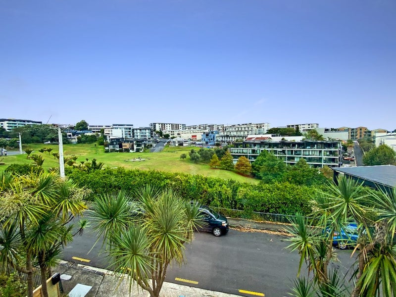 4D MacAulay Street, Eden Terrace, Auckland - Carousel 2