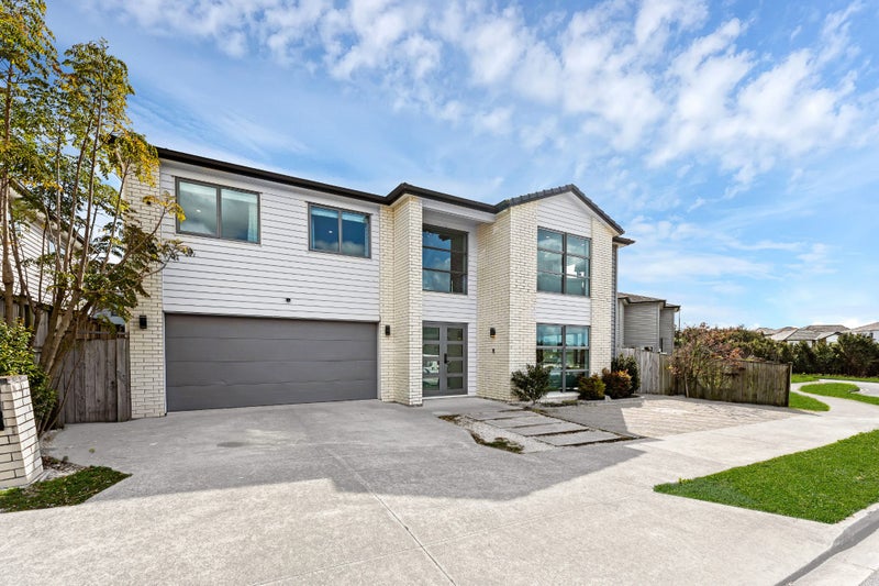 8 Cloghfin Place, Flat Bush, Auckland - Carousel 1