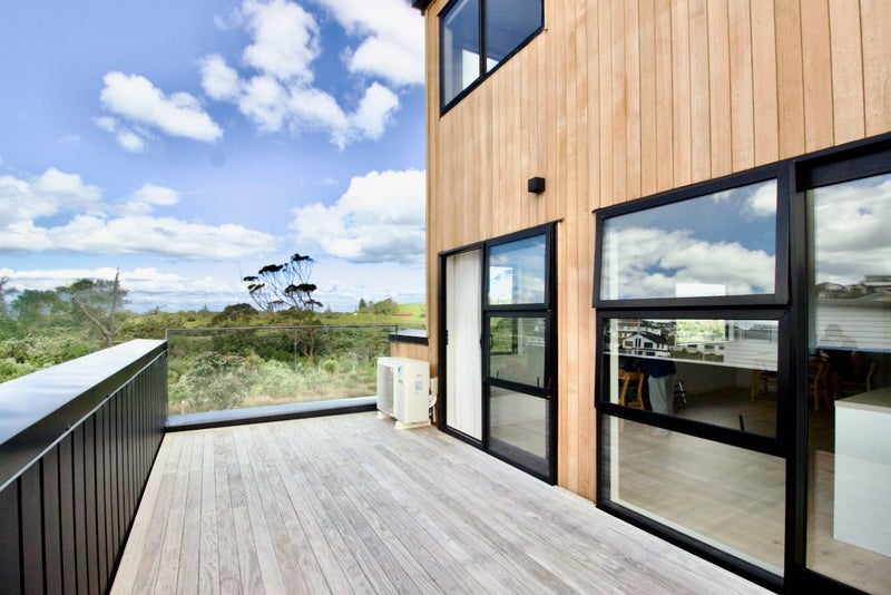 15 Longshore Drive, Long Bay, Auckland - Carousel 1