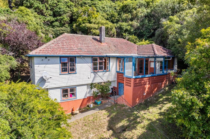 11 Hill Grove, Naenae, Lower Hutt - Carousel 1