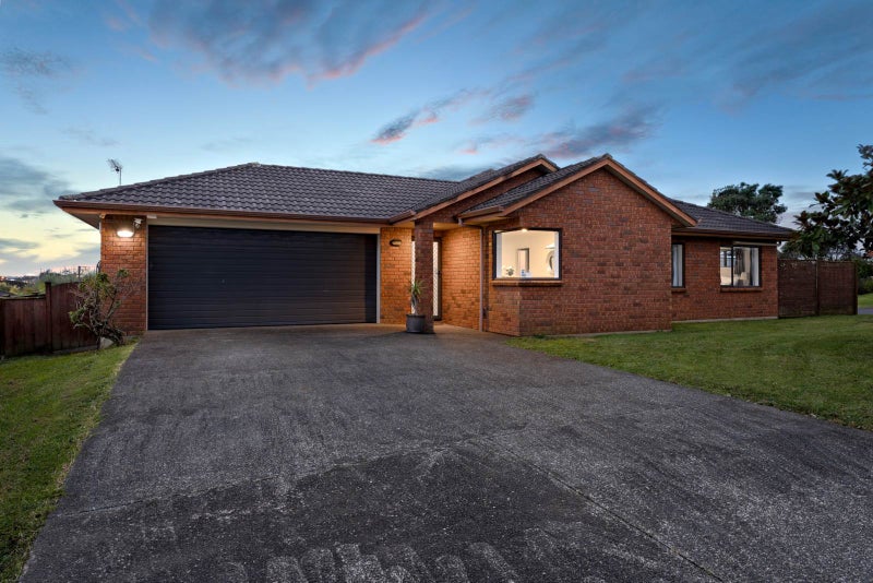 18 Richfield Crescent, Westgate, Auckland - Carousel 1